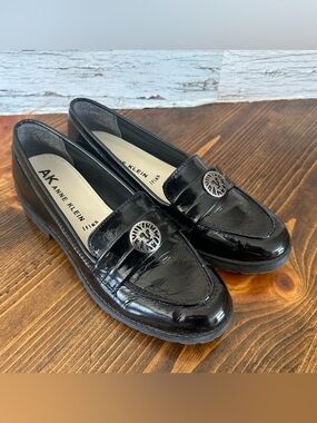ANNE KLEIN Akbloomie Loafers
